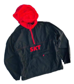 Anorak capucha roja Skt liviano - comprar online