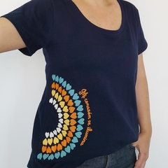 Remera Arcoiris Escote Redondo Azul - comprar online