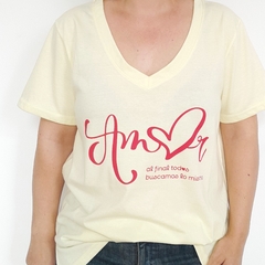 Remera Amor Escote V Amarillo