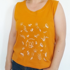 Musculosa Pura Vida Escote Redondo Naranja - comprar online