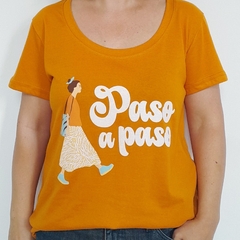 Remera Paso a Paso Escote Redondo Naranja