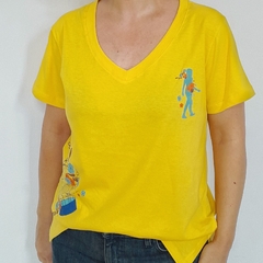 Remera Libre Escote V Amarillo