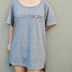 Maxi Remera Amor Propio Gris