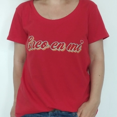 Remera Creo En Mi escote Redondo Rojo