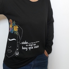 Remera Frida Manga Larga Negro - comprar online