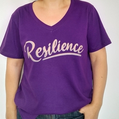 Remera Resilience Escote V Violeta