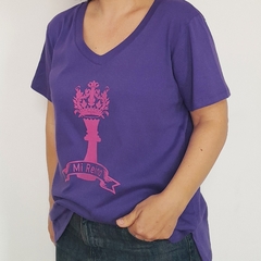 Remera Mi Reino Escote V Violeta en internet