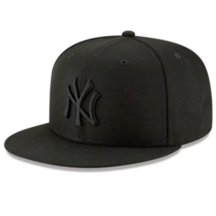 Gorra Visera Plana Cerrada MLB Importada en internet