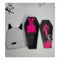 Ataud Kit Rosa - Gorro Custom Cuernos + Peluche Mod 2 - comprar online