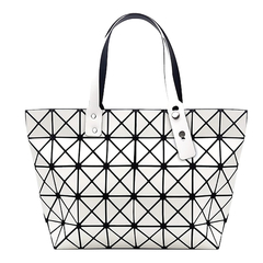 Cartera Geometrica Brillante Ultra Light Importada Blanca