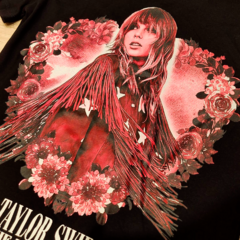 Remera Top Taylor Swift Flowers - KITCH TECH