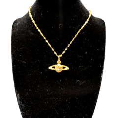 Cadena Con Dije Saturno Vivienne Westwood - Dorado en internet