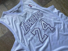 Image of Musculosa Casaca NBA Los Angeles Lakers 24 Bryant White