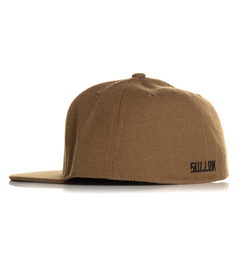 GORRA BADGE FITTED HAT COFFEE - KITCH TECH