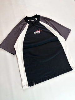 Remera Boxy Fit Club Members Triple Corte