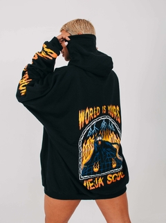 Buzo Maxi Hoodie World Is Yours en internet