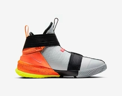 Zapatillas Nike Lebron XIII Flyease GS - Size 7us - u$250 - KITCH TECH