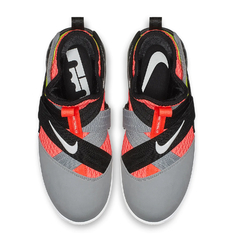 Zapatillas Nike LeBron Soldier XII - KITCH TECH