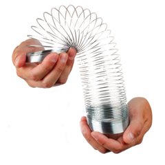 Juego Resorte Slinky Metalico Espiral Magico en internet