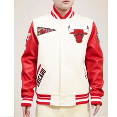 Campera Campeonato Varsity Universitaria Chicago Bulls Blanco Hueso