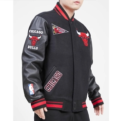 Campera Campeonato Varsity Universitaria Chicago Bulls Beige/Roja - (copia) on internet