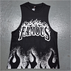 Remera musculosa Negra Famous Fuego