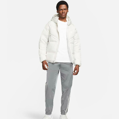 Campera Nike Sportswear Stormfit Windrunner Light Bone - usd450 - comprar online