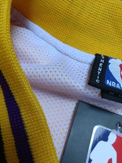 Imagen de Campera Universitaria Lakers Amarilla Diseño Clásico