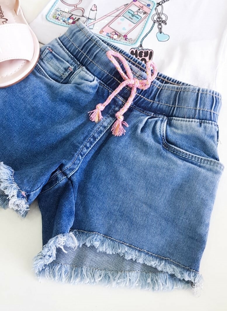 Shorts jeans best sale desfiado na barra