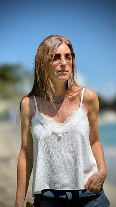 MUSCULOSA VIVI PUNTILLA BLANCA