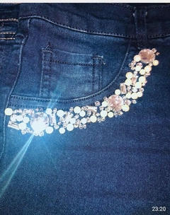 Jean bordado en bolsillos con perlas - comprar online