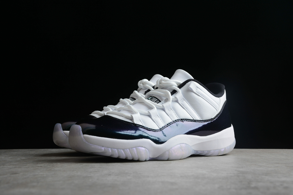 Jordan 11 low iridescent discount
