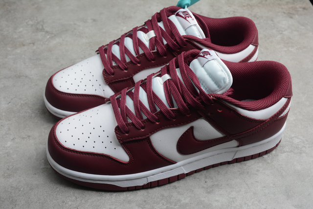 Nike Dunk Low Bordeaux W Comprar em Hyped Office