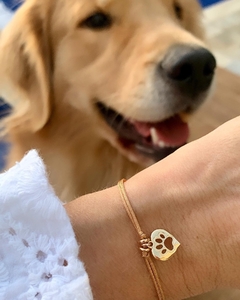 Pulseira Macramê Patinha Pet - Banhada à Ouro / Prata 925