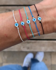 Pulseira Macramê Fio de Algodão c/ Mini Olho Grego Madrepérola - Banhada à Ouro / Banhada à Prata ☆ - comprar online