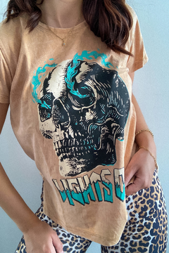 Remera Skull Light Out (Beige)