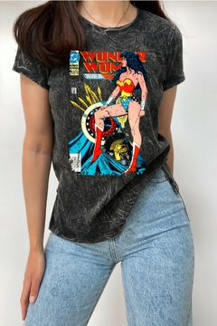 Remera Wonder Woman Comics (Nevada)