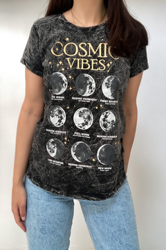 Remera Cosmic Vibes (Nevada)