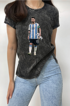 Remera Messi Capitan (Nevada)