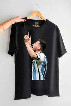 Remera Messi Glorioso (Nevada o Negra) - comprar online