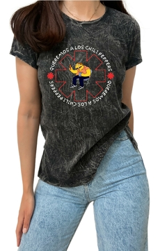 Remera Red Hot - Queremos a los Chili Peppers (Mujer) (Nevado,Negro o Blanco)