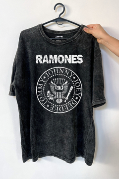 Remera Ramones (Nevada ,Negra o Blanca)