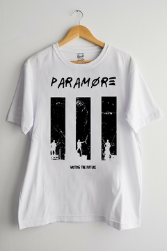 Remera Paramore (Nevada, Negra o Blanca) en internet