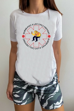 Remera Red Hot - Queremos a los Chili Peppers (Mujer) (Nevado,Negro o Blanco) - comprar online