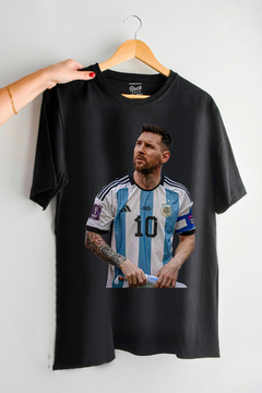 Remera Messi Capitan (Nevada,Negra o Blanca) - comprar online