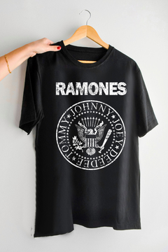 Remera Ramones (Nevada ,Negra o Blanca) - comprar online