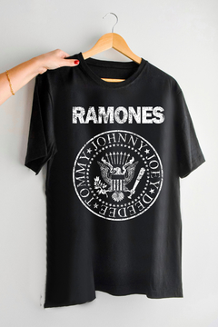 Remera Ramones Nevada Negra o Blanca
