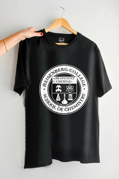 Remera Breaking Bad - Heisenberg College (Nevada, Negra o Blanca) en internet