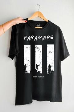 Remera Paramore (Nevada, Negra o Blanca) - comprar online