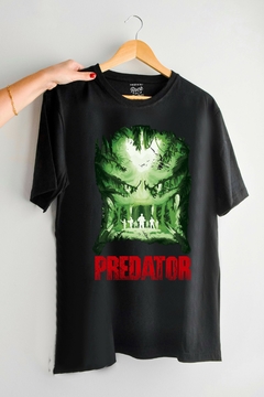 Remera Predator (Nevada, Negra o Blanca) en internet